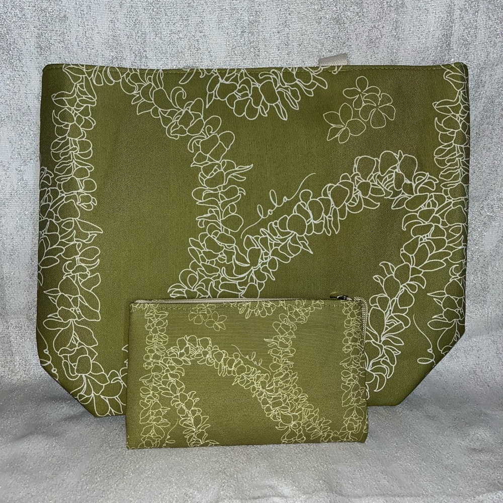 Brand New Simply Sisters green and white beach bag